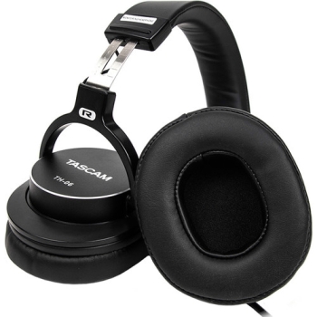 Tascam TH-06 Bass XL Monitoring Headphones